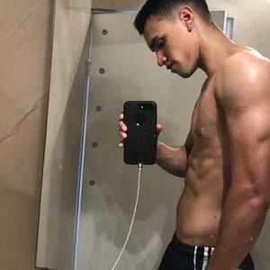 Meet your Posher, Daniel